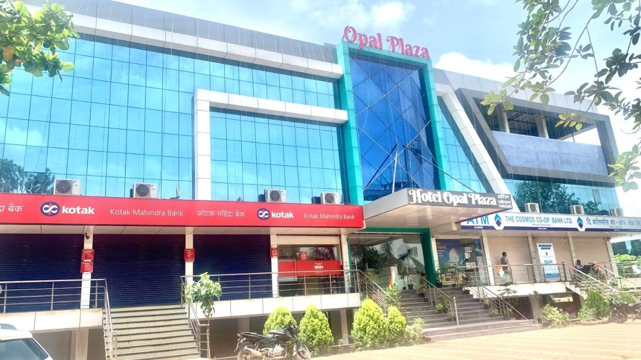 Hotel Opal Plaza Executive Waluj Buzurg Exterior foto